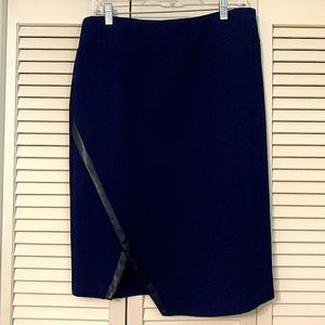 Susan Graver MEDIUM navy skirt